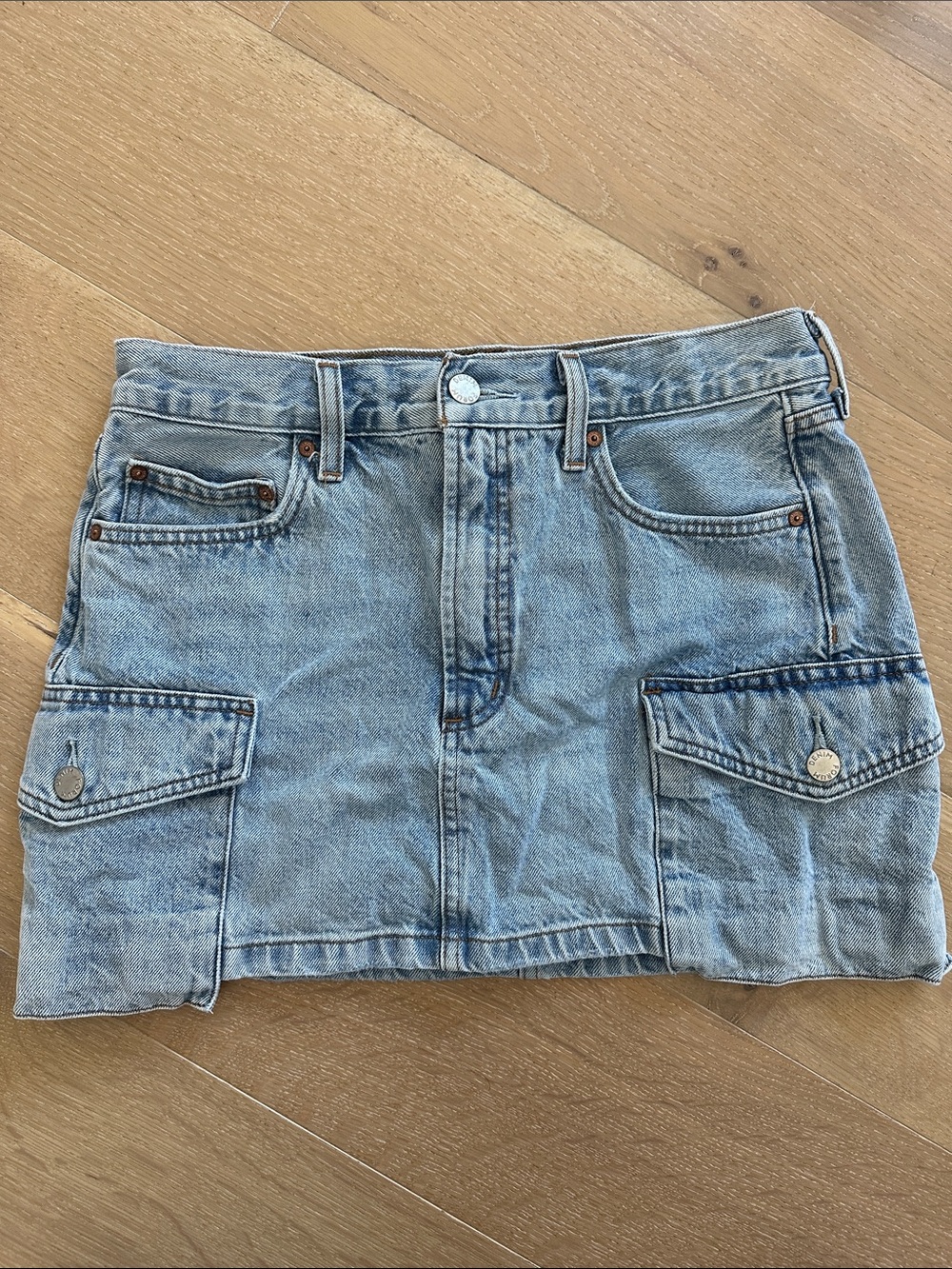 Denim Forum Aritzia '90s Cargo Mini Denim Skirt Size 26